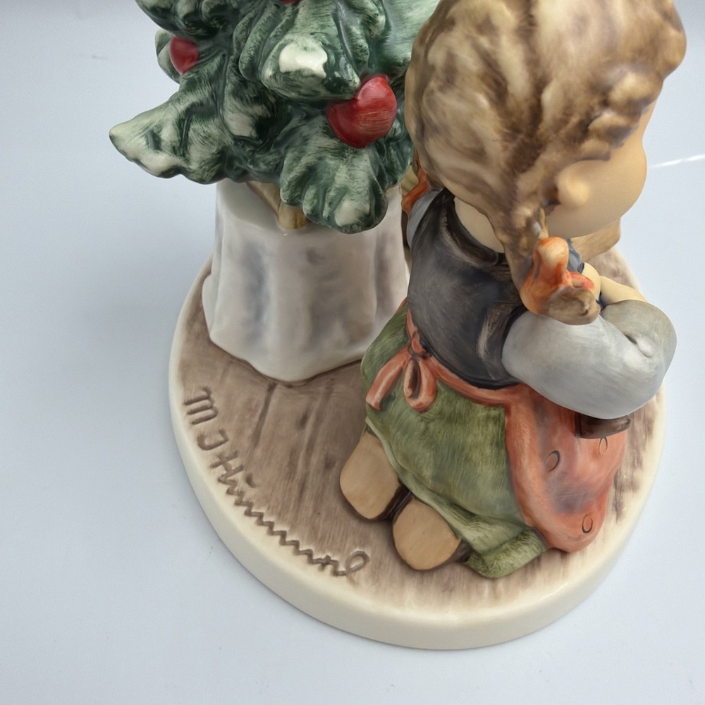 Rare LE HUMMEL 2263 CHRISTMAS MORNING PRESENT FIGURINE 2330 Out Of 4000 - Picture 6 of 11